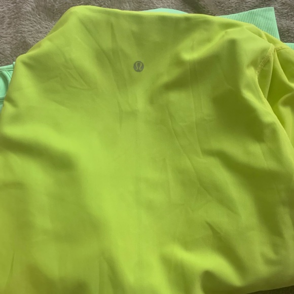 Lululemon fitted size 8 workout jacket - Picture 4 of 5